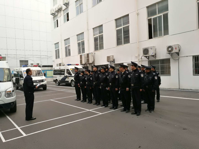 法警.jpg