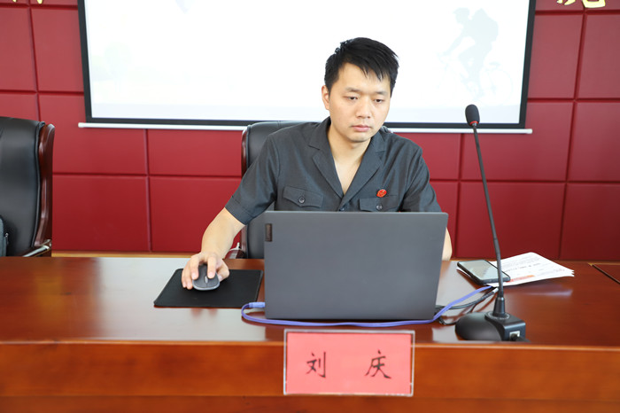 刘庆_副本.jpg