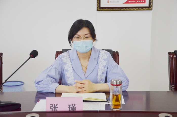 黄州区法院党组成员、副院长张瑾.JPG